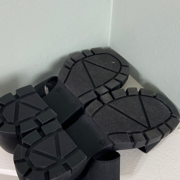 Steve Madden Harly Black Chunky Heel Sandals Elastic Strappy 9 M Lug Sole - Picture 8 of 11